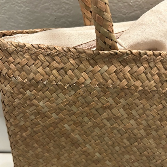 SG Saigon Handi Craft straw purse hand painted. Zipper - Picture 3 of 11